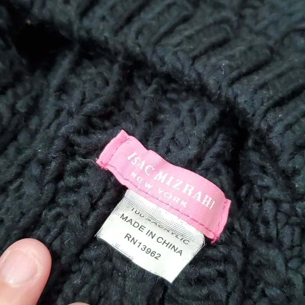 Isaac Mizrahi Black Winter Beanie